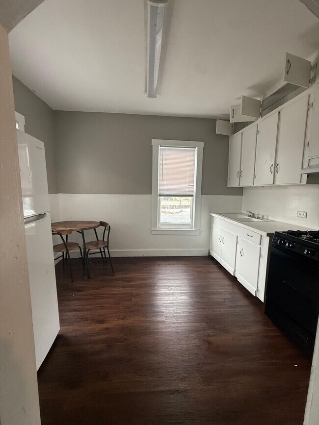 1108 Dallas St in Port Neches, TX - Building Photo - Building Photo