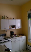 730 Monroe St, Unit 1 in Mt Hope, WV - Foto de edificio - Building Photo