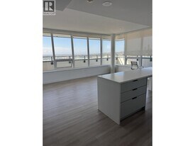 823 Carnarvon St in New Westminster, BC - Building Photo