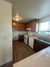 1427 NW Kings Blvd in Corvallis, OR - Building Photo - Building Photo