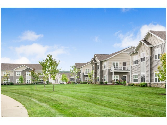 Bergamont Townhomes in Oregon, WI - Building Photo