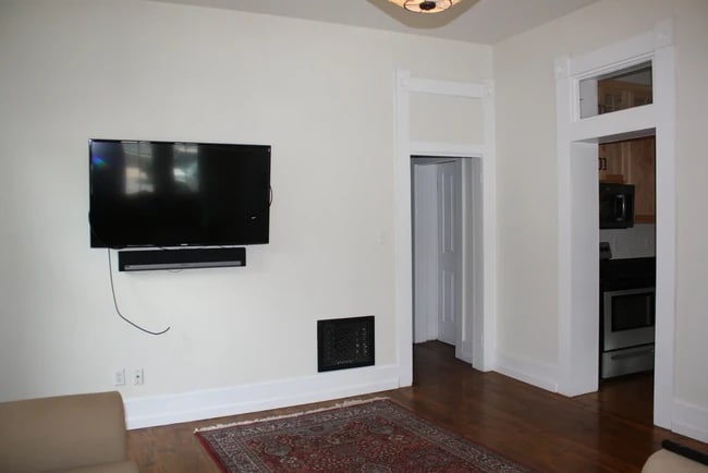 612 N Walnut St in Bloomington, IN - Building Photo - Building Photo