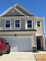 154 N Finley Lndg Pkwy in Smithfield, NC - Building Photo