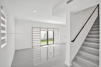 103 NW 10th Pl in Florida City, FL - Building Photo - Building Photo