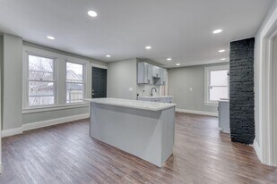 68 Lewis Ave in Meriden, CT - Building Photo