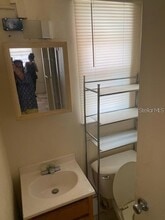 203 W Wall St, Unit 2 in Frostproof, FL - Foto de edificio - Building Photo