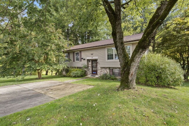 7 Wood Oak Ct in Perry Hall, MD - Building Photo - Building Photo