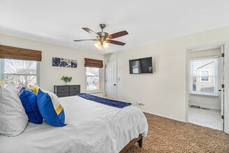 1201 Easton Dr, Unit SI ID1285068P in Carol Stream, IL - Foto de edificio - Building Photo