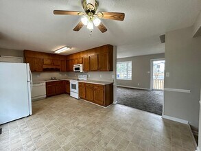 1 Robin Ct in Oxford, AL - Building Photo - Building Photo