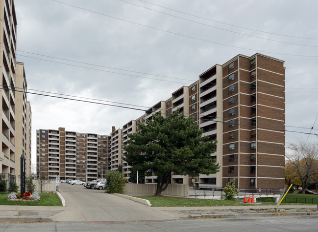 Aynsley in Hamilton, ON - Building Photo - Building Photo