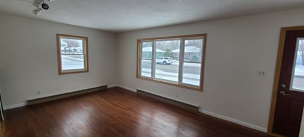 606 Southview Dr in Marshall, MN - Building Photo - Building Photo