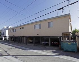 1863 10th St. in Santa Monica, CA - Building Photo - Building Photo