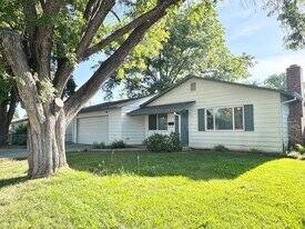860 Inyo St in Chico, CA - Building Photo