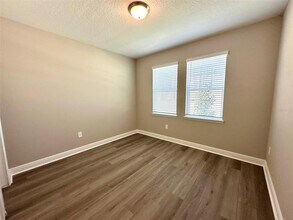 2122 Divot Dr in Daytona Beach, FL - Building Photo - Building Photo