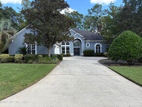 585 Golden Links Dr in Orange Park, FL - Building Photo - Building Photo