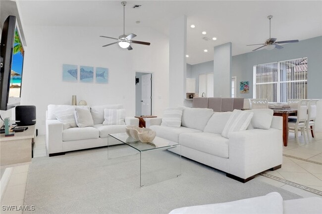 9521 Mariners Cove Ln in Ft. Myers, FL - Building Photo - Building Photo