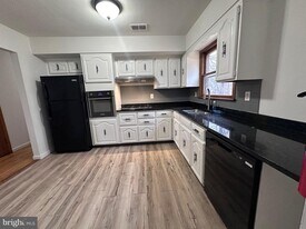 60 Broad Ave in Ewing, NJ - Building Photo