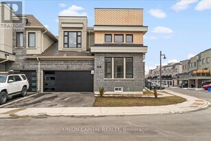 11 Sailors Landing in Bowmanville, ON - Building Photo
