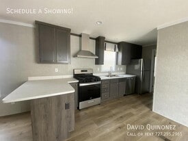 514 Murray Dr in Rockford, IL - Building Photo