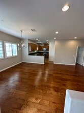 715 Garonne St in Oxnard, CA - Foto de edificio - Building Photo
