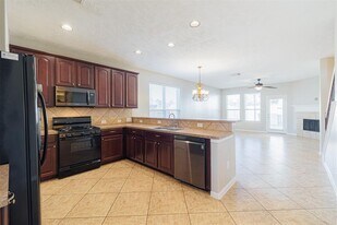 8322 Encinitas Cove Dr in Tomball, TX - Foto de edificio - Building Photo