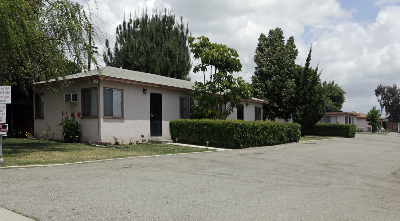 Villa Apartments in Ontario, CA - Building Photo