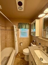 70 Calumet Ave in Oakland, NJ - Building Photo - Building Photo