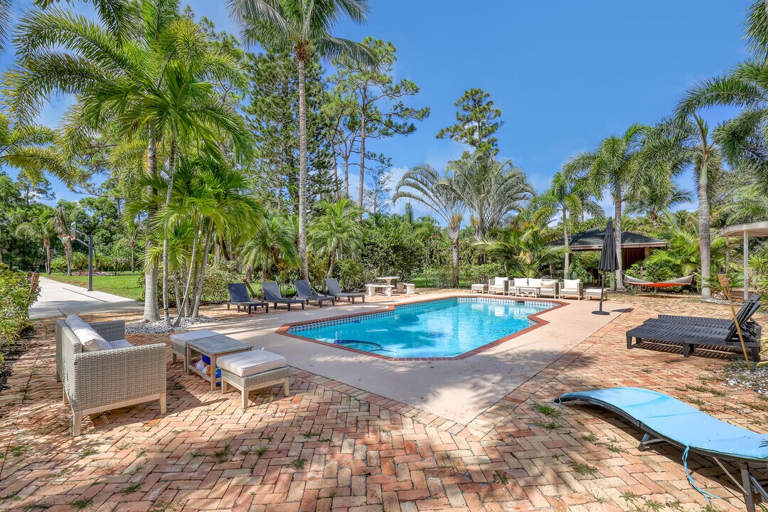 10780 Anderson Ln in Wellington, FL - Building Photo