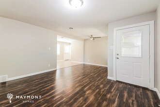 8520 Graywood Dr in Dallas, TX - Building Photo - Building Photo