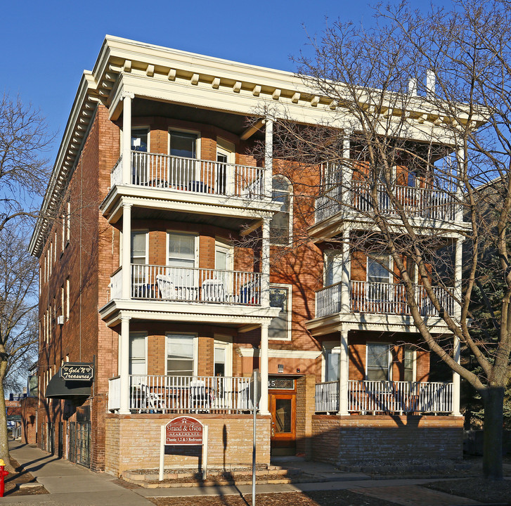 Grand & Avon Apartments in St. Paul, MN - Building Photo