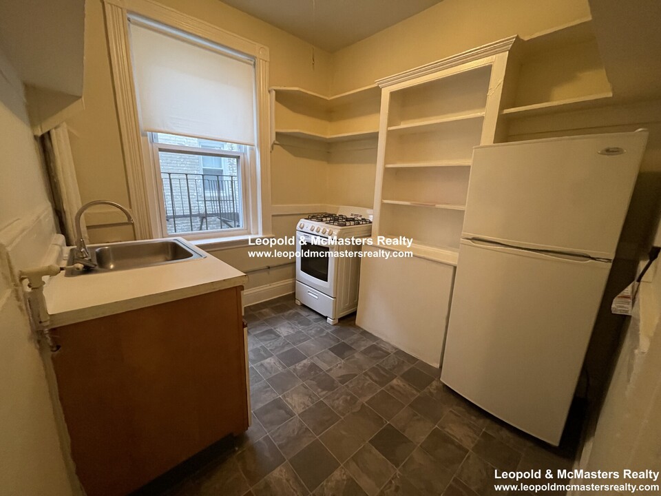 54 Gordon St, Unit 11 in Boston, MA - Building Photo