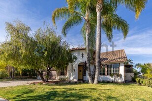 1485 Clearview Cir in Corona, CA - Building Photo