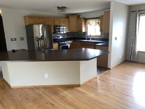 2910 Otis Rd SE in Cedar Rapids, IA - Building Photo - Building Photo