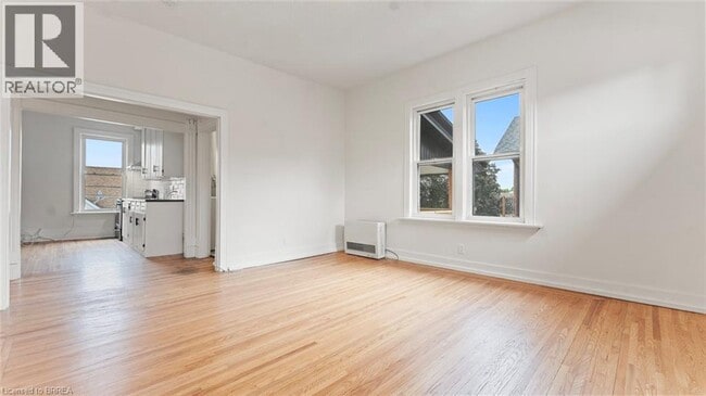 property at 4 St George St