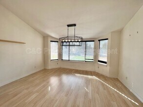 1125 Burlingame Ave in Clovis, CA - Building Photo - Building Photo