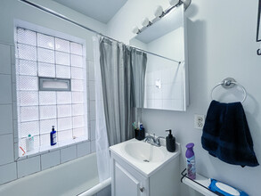 654 W Oakdale Ave, Unit 1N in Chicago, IL - Building Photo - Building Photo