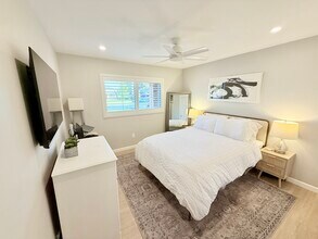 8000 Westlorne Ct in Bakersfield, CA - Building Photo - Building Photo