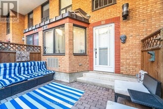 2112 Queen St E in Toronto, ON - Building Photo - Building Photo