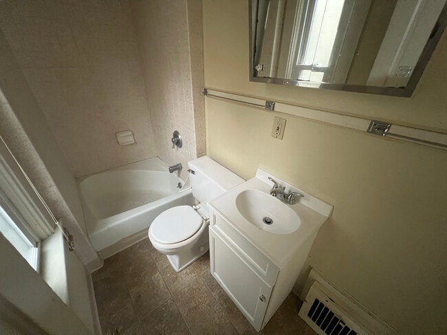 1631 Winnebago St in La crosse, WI - Building Photo - Building Photo