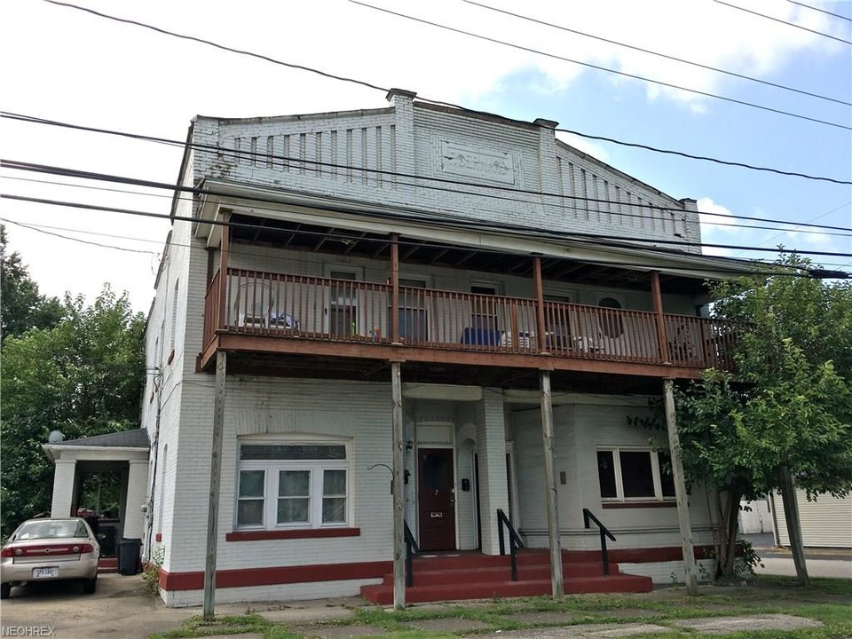 601 Mason St in Niles, OH - Foto de edificio