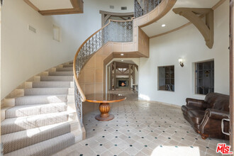 1041 Somera Rd in Los Angeles, CA - Building Photo - Building Photo