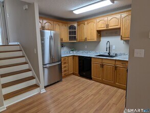 50 E Hill Rd in Canton, CT - Building Photo - Building Photo
