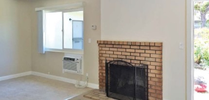 1211 Weyburn Ln in San Jose, CA - Building Photo - Interior Photo