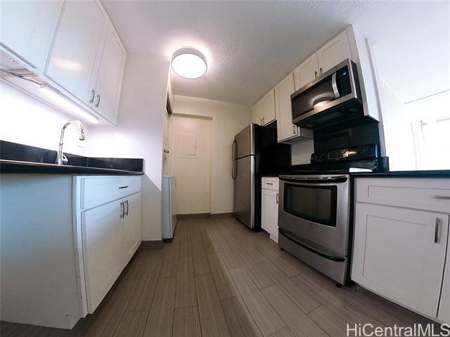 property at 1122 Elm St