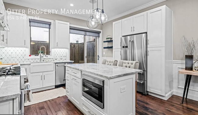 property at 854 S Front St