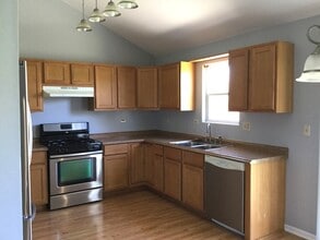 1509 Green Trails Dr in Plainfield, IL - Building Photo - Building Photo