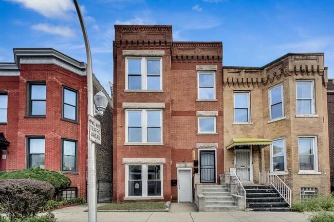 property at 7115 S St Lawrence Ave