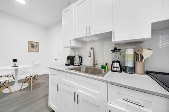 1029 SW 5th St in Miami, FL - Building Photo - Building Photo