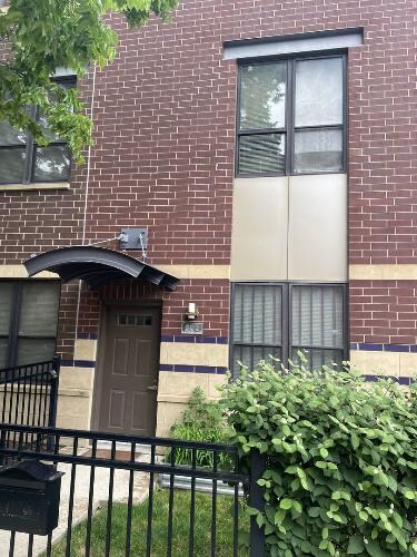 502 W Elm St in Chicago, IL - Building Photo