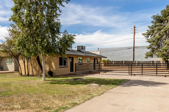 2630 W Lane Ave, Unit A in Phoenix, AZ - Foto de edificio - Building Photo